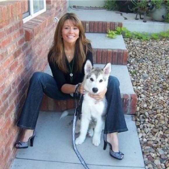 Meet your Posher, Laura - Picture 1 of 1